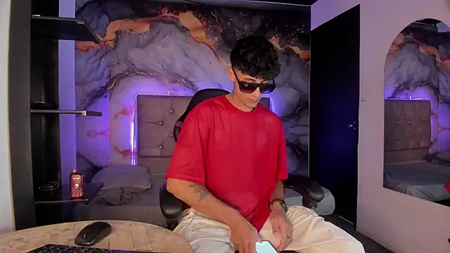 MaxiimoRomano  online show from 7, 5, 2026