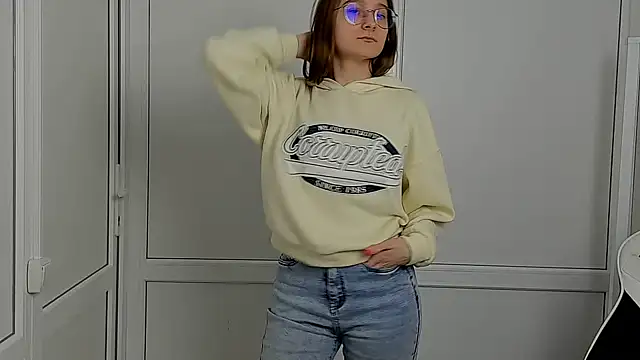 Mia kristal online show from 15, 4, 2026
