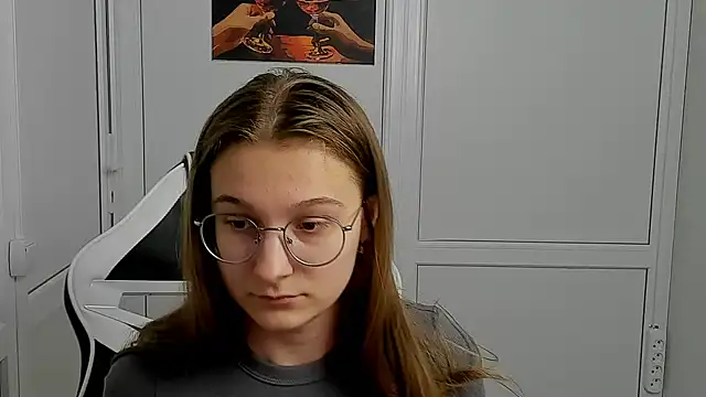 Mia kristal online show from 2, 4, 2026