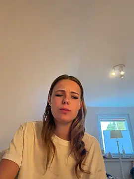 SophiaWestend online show from 17, 4, 2026