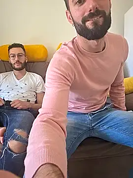 AmicisegretiITA online show from 8, 4, 2026