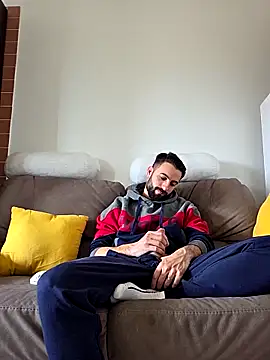 AmicisegretiITA online show from 2, 4, 2026