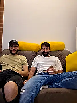 AmicisegretiITA online show from 11, 4, 2026