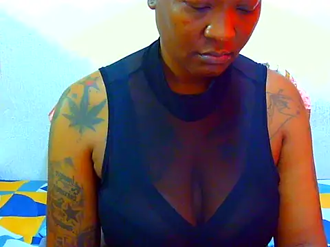 Snapshot of Tattooedgoddess33 chatting on 30, 3, 2026 Tattooedgoddess33 online show from 30, 3, 2026