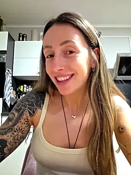 NicoleKaiser online show from 22, 4, 2026