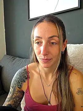 NicoleKaiser online show from 30, 4, 2026