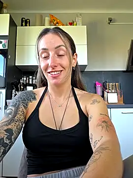 NicoleKaiser online show from 9, 4, 2026