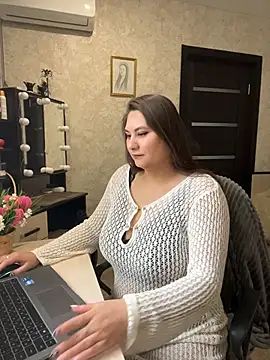 AgathaMyers online show from 7, 4, 2026