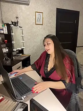 AgathaMyers online show from 26, 3, 2026