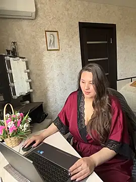 AgathaMyers online show from 5, 4, 2026