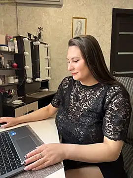 AgathaMyers online show from 14, 4, 2026