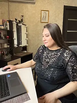 AgathaMyers online show from 15, 4, 2026