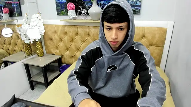 Snapshot of AdrianFranko chatting on 21, 7, 2026 AdrianFranko online show from 21, 7, 2026