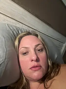 Snapshot of 1SexyQueen chatting on 23, 5, 2026 1SexyQueen online show from 23, 5, 2026