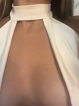 VictoriaWhitmore online show from 16, 4, 2026