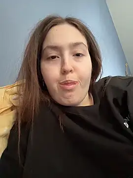 charmingggirl online show from 8, 4, 2026