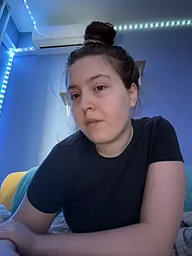 Snapshot of charmingggirl chatting on 28, 5, 2026 charmingggirl online show from 28, 5, 2026