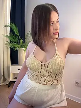 Alana Loveee online show from 13, 4, 2026