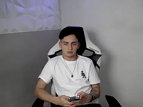 Mathias twinkk online show from 25, 5, 2026