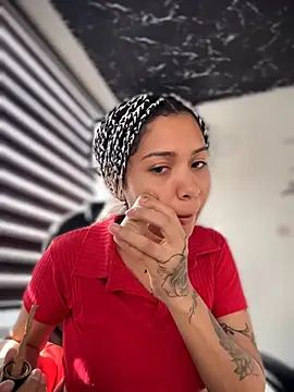 Laila LS online show from 10, 4, 2026