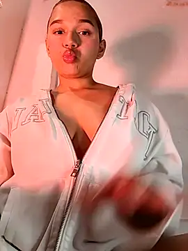 AvigraceVIP online show from 4, 4, 2026