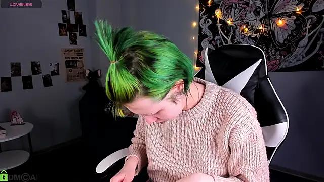 LittleKittenStar online show from 9, 4, 2026