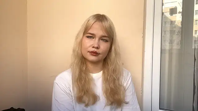 FreyaLoveLove online show from 18, 3, 2026