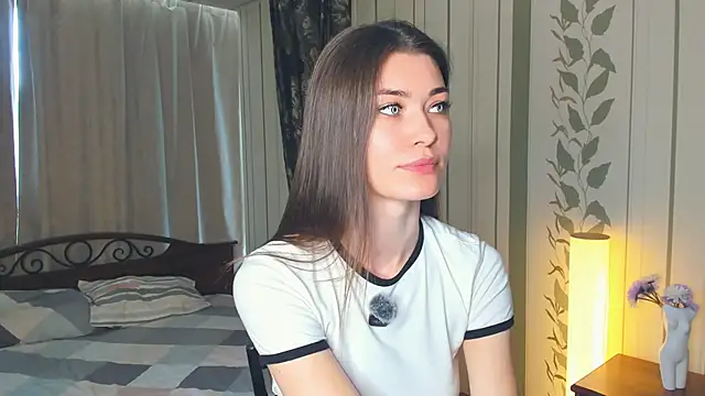 JulissaLipoma online show from 4, 6, 2026