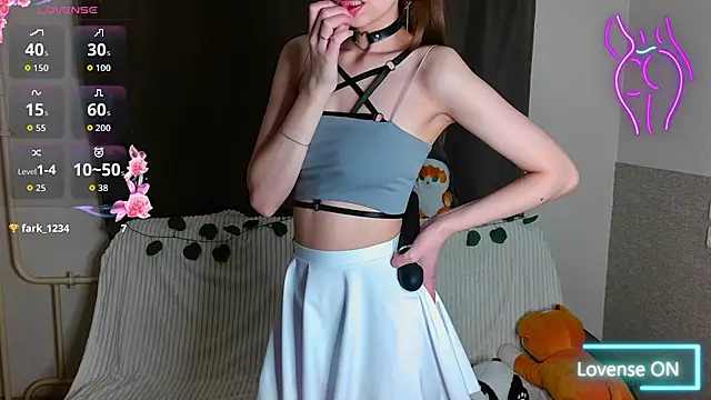 Emily Nelsonn online show from 5, 4, 2026