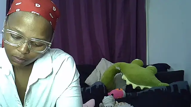 Snapshot of CurvySnowflakes chatting on 26, 6, 2026 CurvySnowflakes online show from 26, 6, 2026
