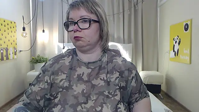 Snapshot of BonnnyBoobsy chatting on 4, 5, 2026 BonnnyBoobsy online show from 4, 5, 2026