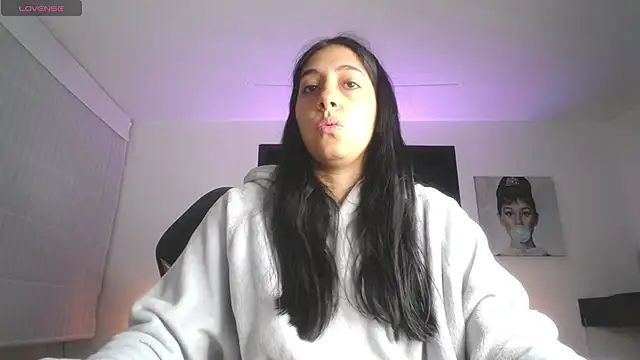 Melannyy V online show from 27, 5, 2026