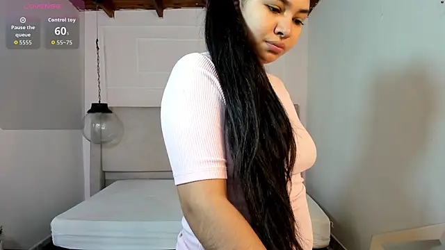 Snapshot of MilaHeat1 chatting on 17, 6, 2026 MilaHeat1 online show from 17, 6, 2026