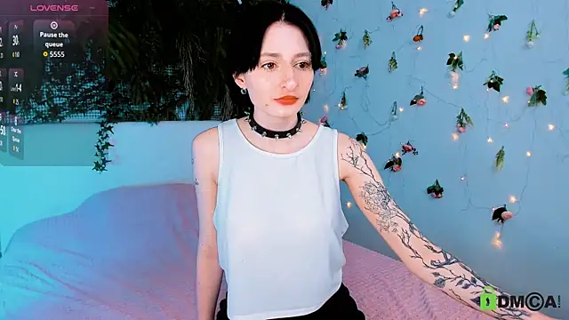 Kira  Cutie online show from 4, 6, 2026