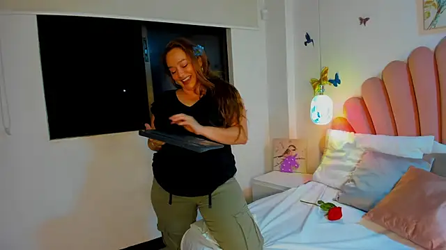 SabrinaVantress online show from 25, 6, 2026
