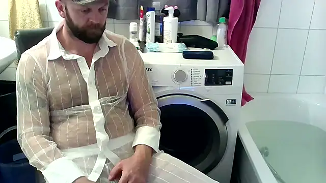 Snapshot of mrmoi1234 chatting on 22, 3, 2026 mrmoi1234 online show from 22, 3, 2026