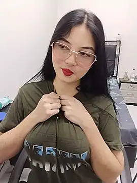 veleria allurin online show from 2, 7, 2026