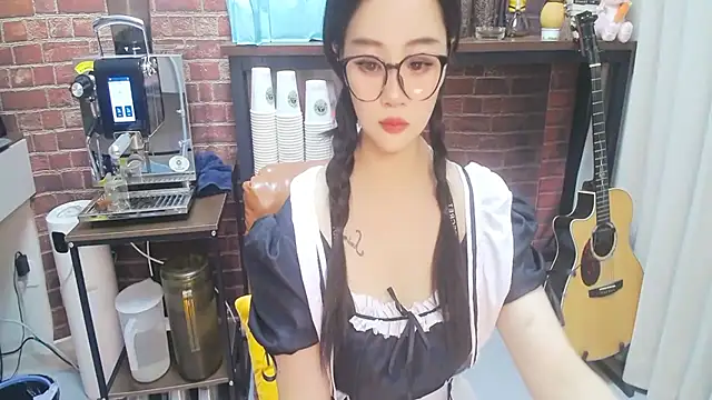Latte-01 online show from 2, 6, 2026