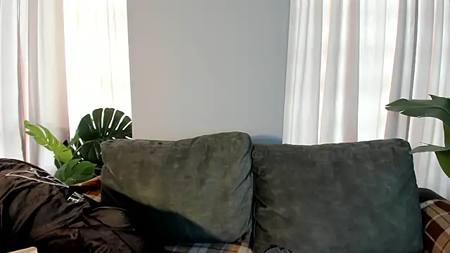  EmilyRouge  online show from 12, 5, 2026