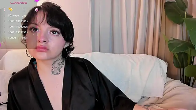  EmilyRouge  online show from 1, 7, 2026
