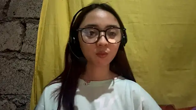 LenoraLacassagne online show from 22, 3, 2026