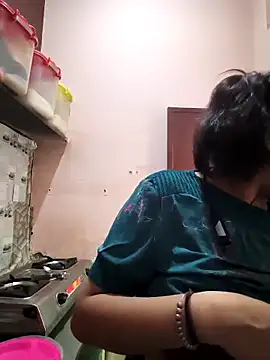 REENA-STRIP online show from 9, 5, 2026