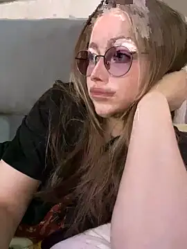 milana millka online show from 15, 4, 2026