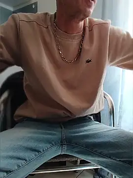 Snapshot of Skinboy06 chatting on 19, 3, 2026 Skinboy06 online show from 19, 3, 2026