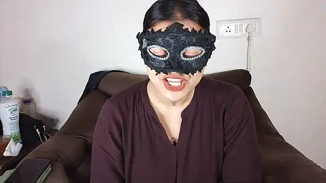 Punjabi baddie  online show from 8, 7, 2026