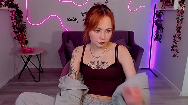 MiaSensitive online show from 19, 4, 2026