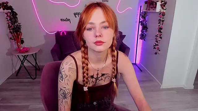 Snapshot of MiaSensitive chatting on 9, 4, 2026 MiaSensitive online show from 9, 4, 2026