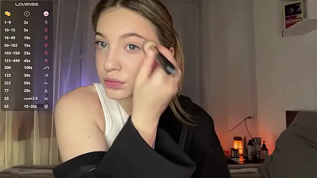 1Kellynaive online show from 18, 4, 2026
