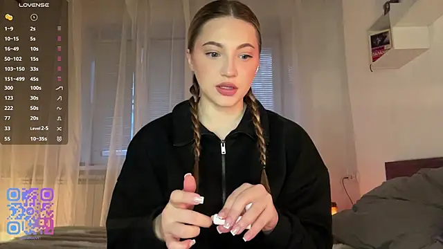 1Kellynaive online show from 5, 4, 2026