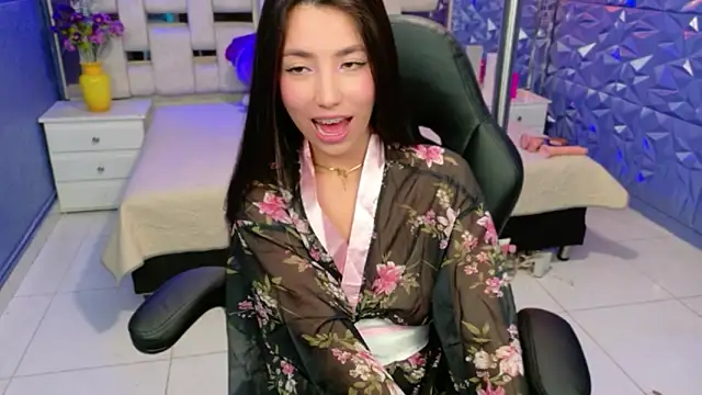 MiaLovelyn online show from 22, 3, 2026